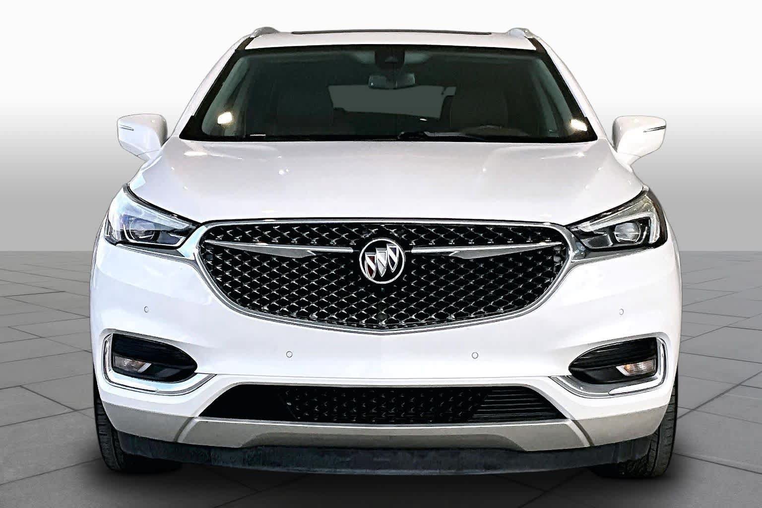 Used 2019 Buick Enclave Avenir w/ Avenir Technology Package AWD/4WD image 3