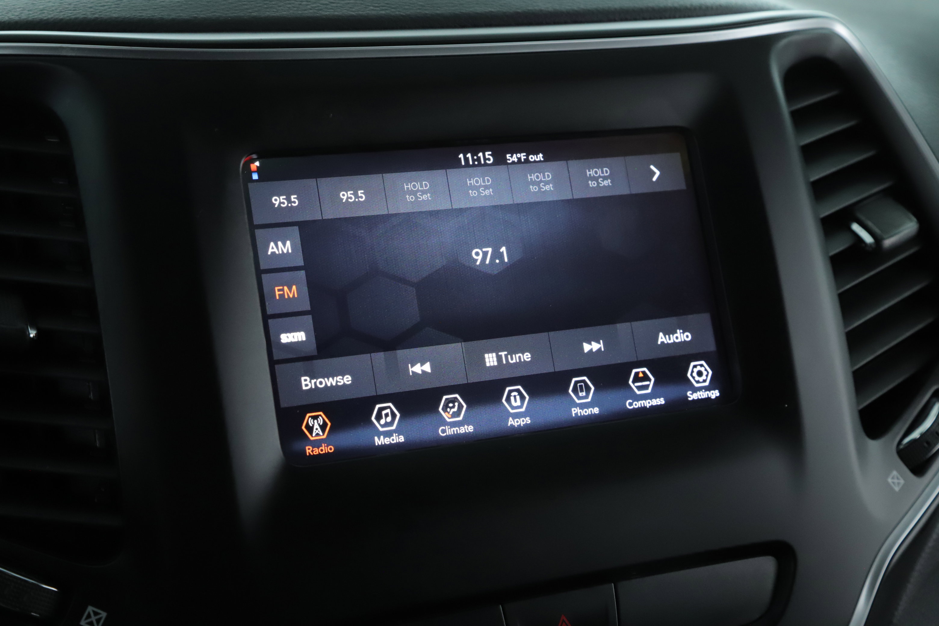 Used 2019 Jeep Cherokee Latitude Plus image 11