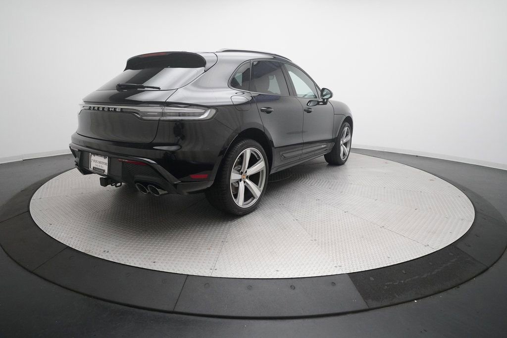 Certified 2026 Porsche Macan image 16