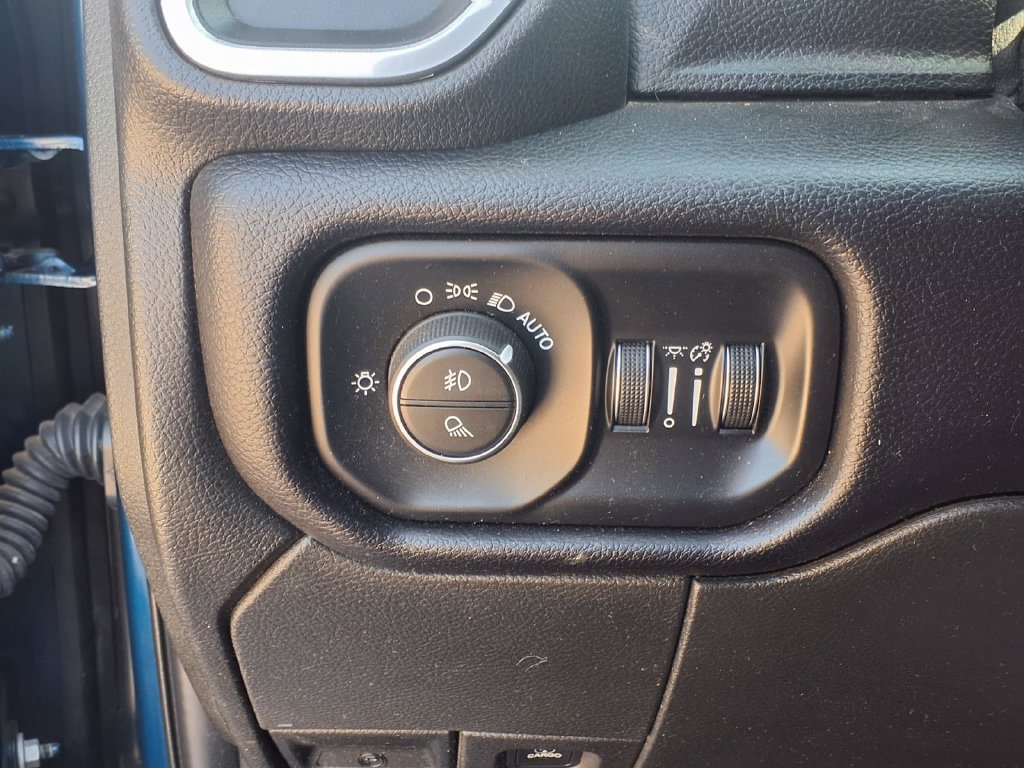 Used 2021 RAM 2500 Laramie w/ Night Edition AWD/4WD image 26