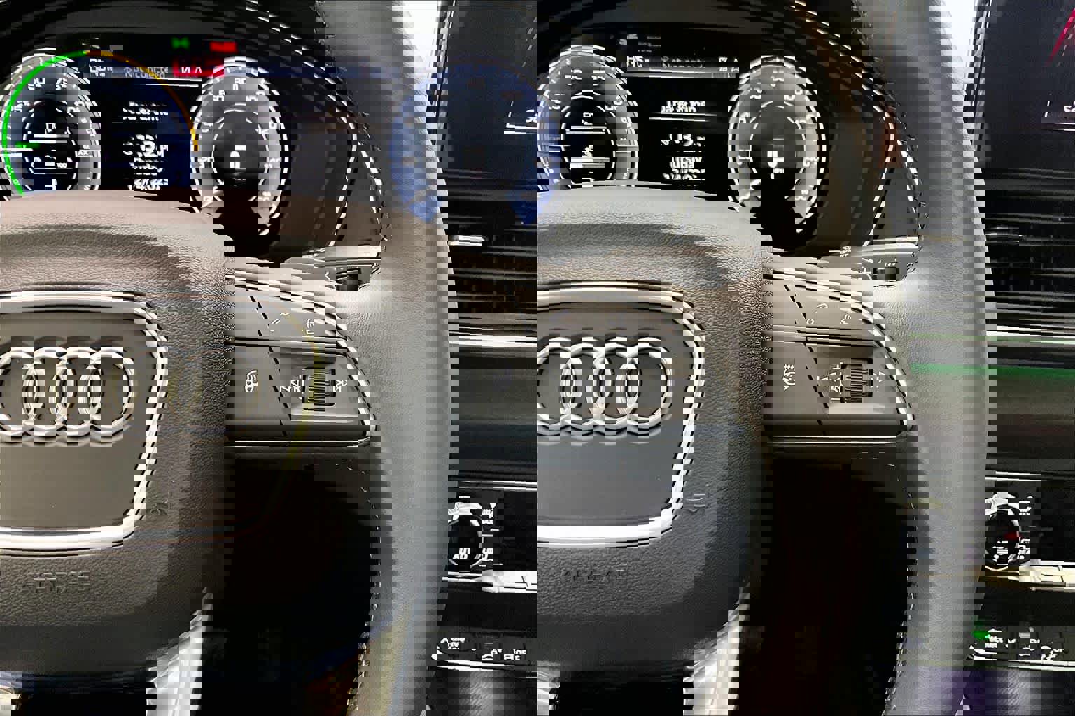 Certified 2025 Audi Q5 e Premium Plus image 24