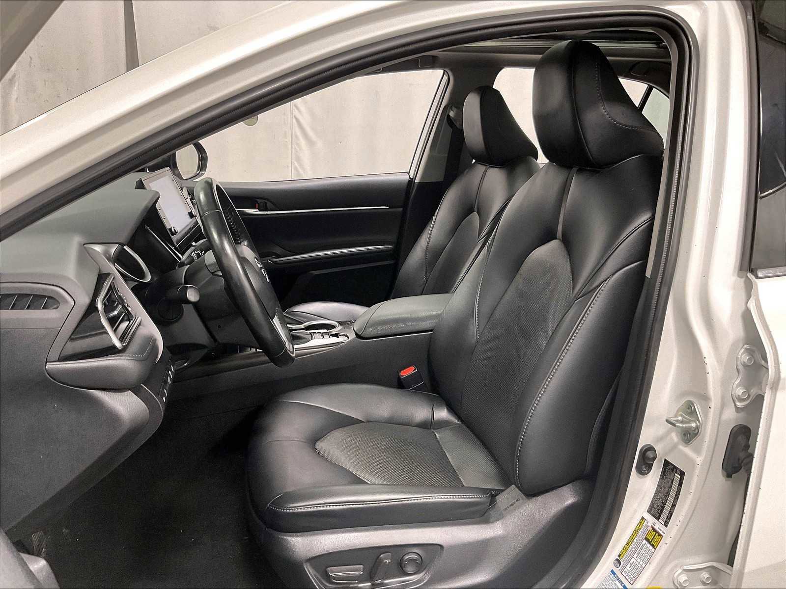 Used 2023 Toyota Camry XLE image 10