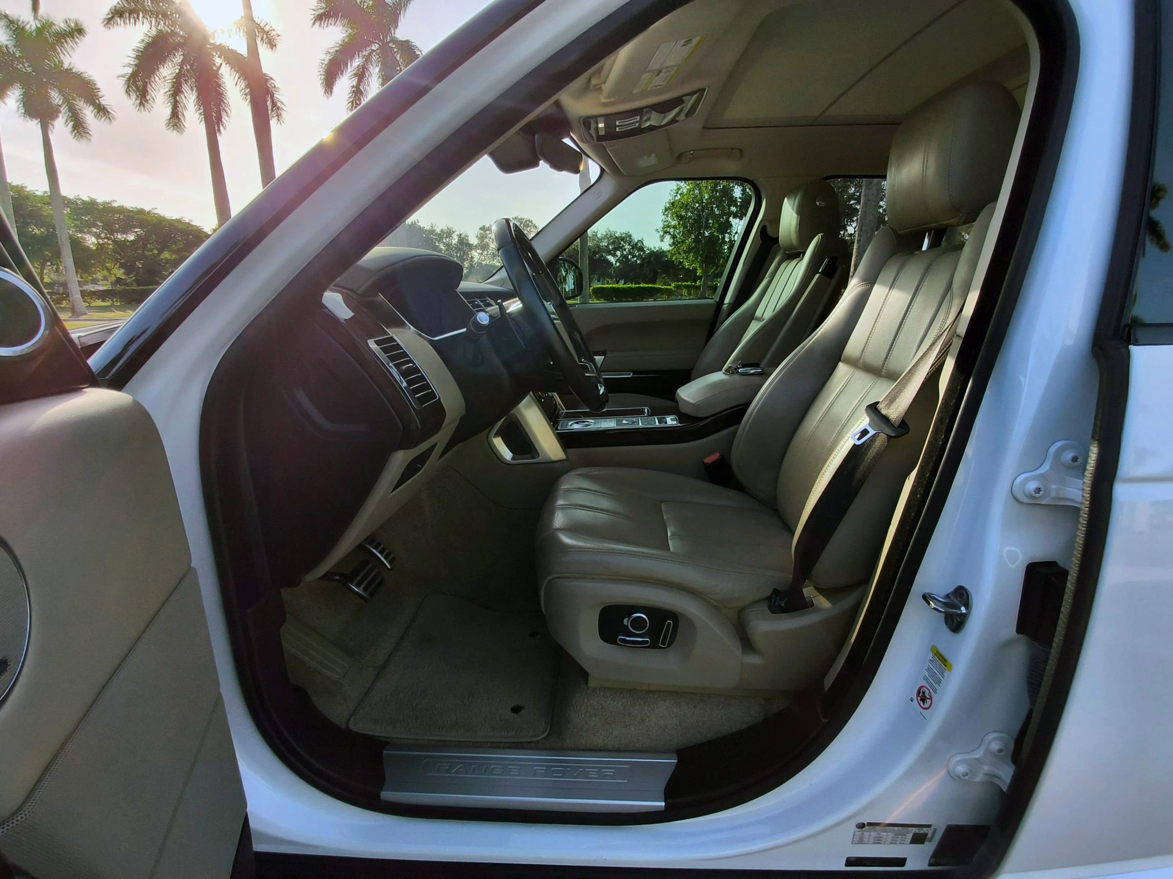 Used 2017 Land Rover Range Rover Supercharged image 11