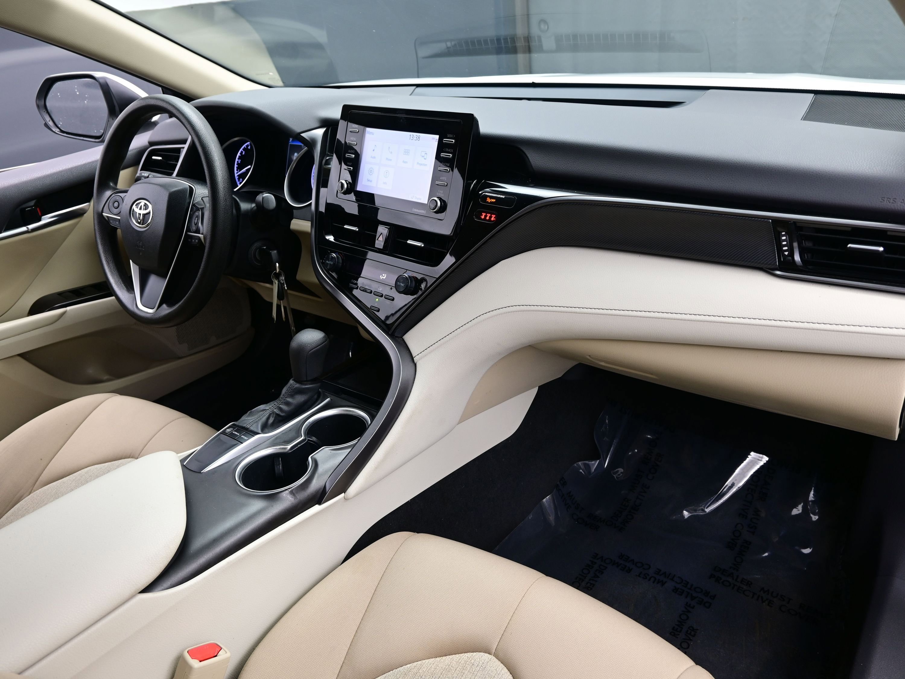 Used 2022 Toyota Camry LE image 15