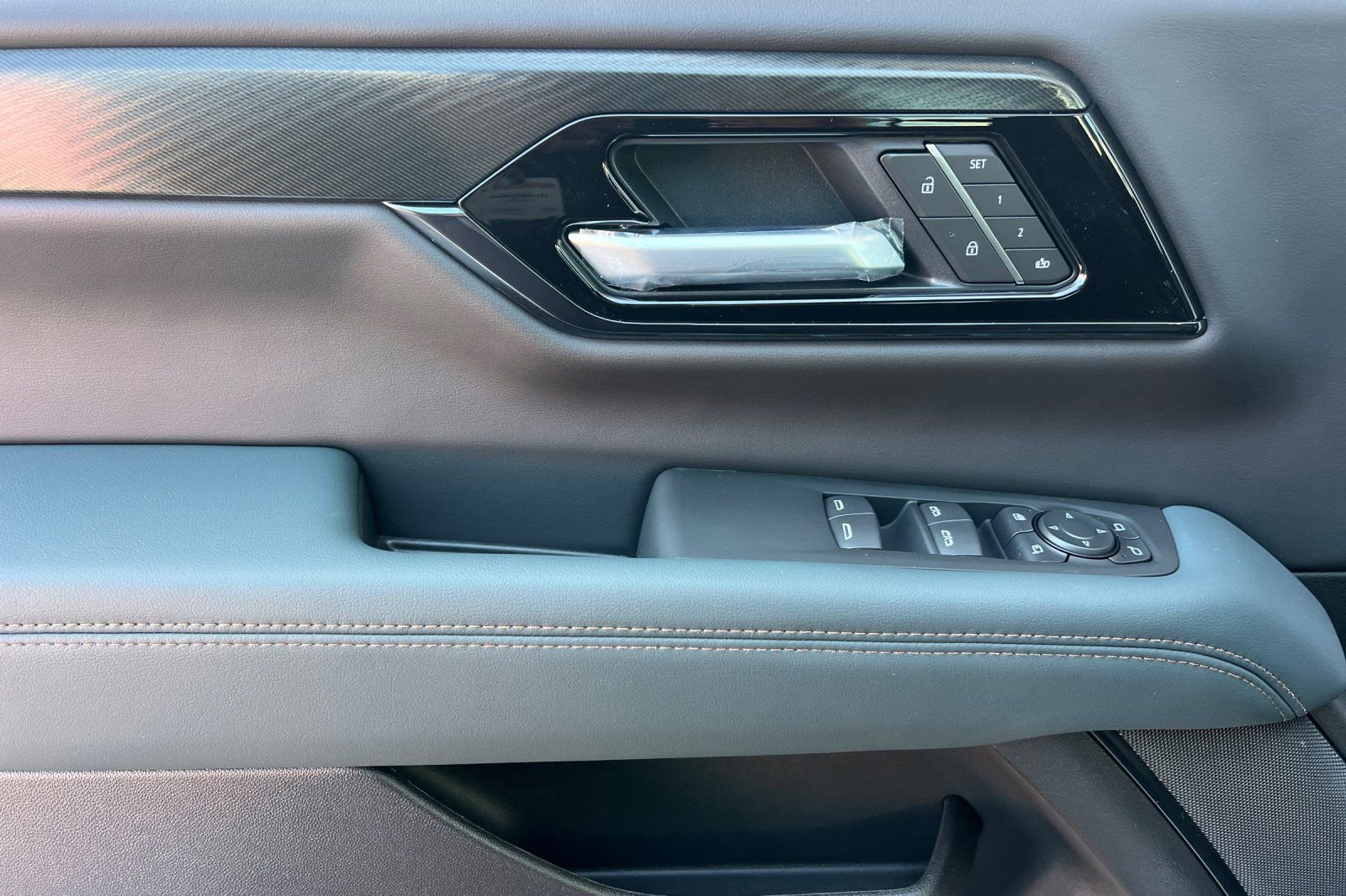 New 2026 GMC Yukon XL AT4 image 9