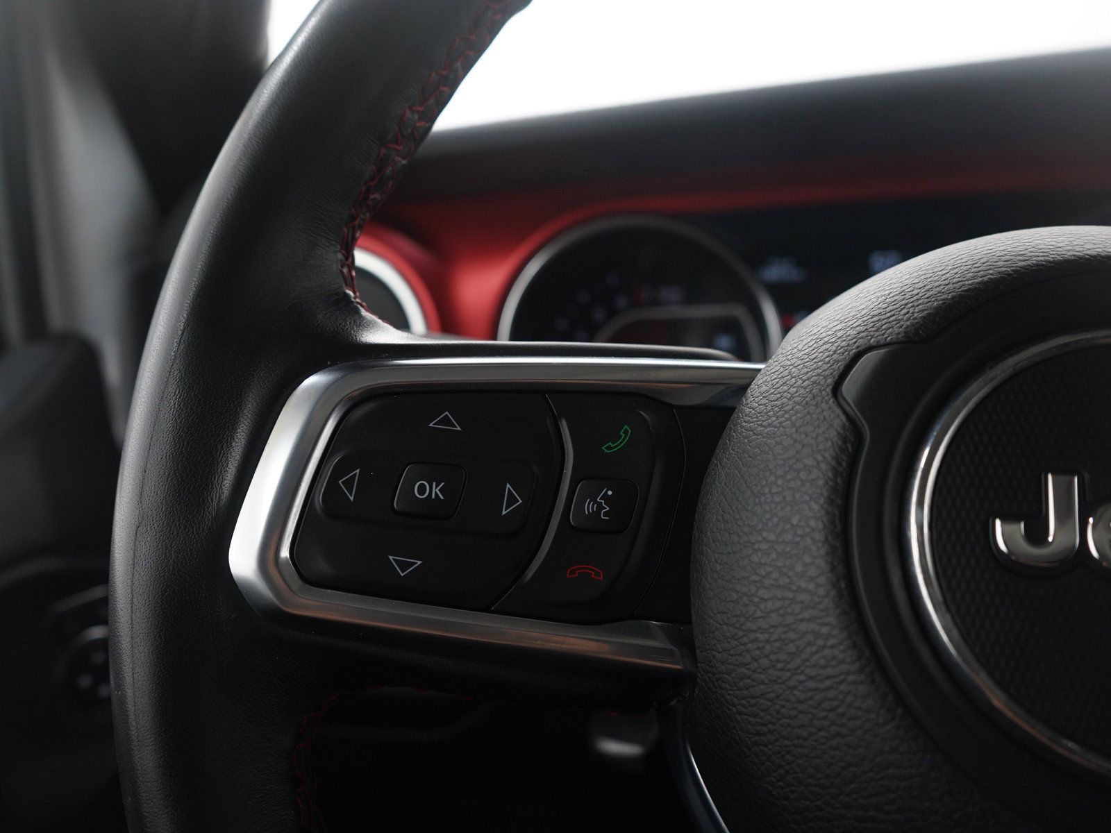 Used 2022 Jeep Gladiator Rubicon w/ Cold Weather Group image 26