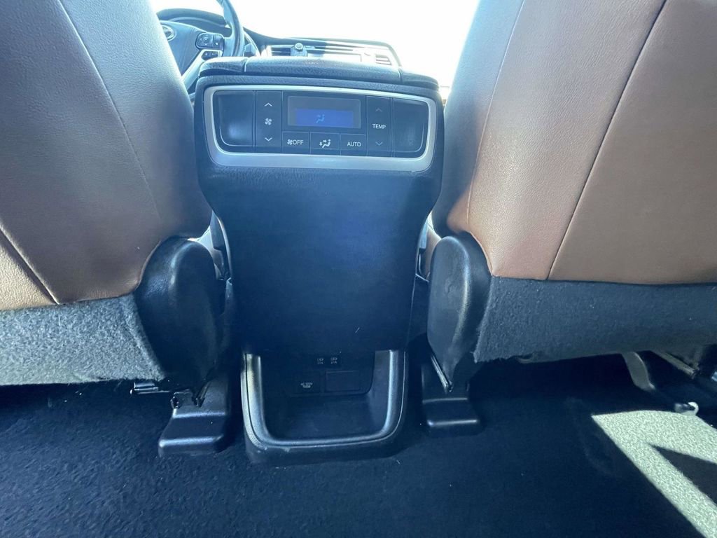 Used 2018 Toyota Highlander Limited AWD/4WD image 15