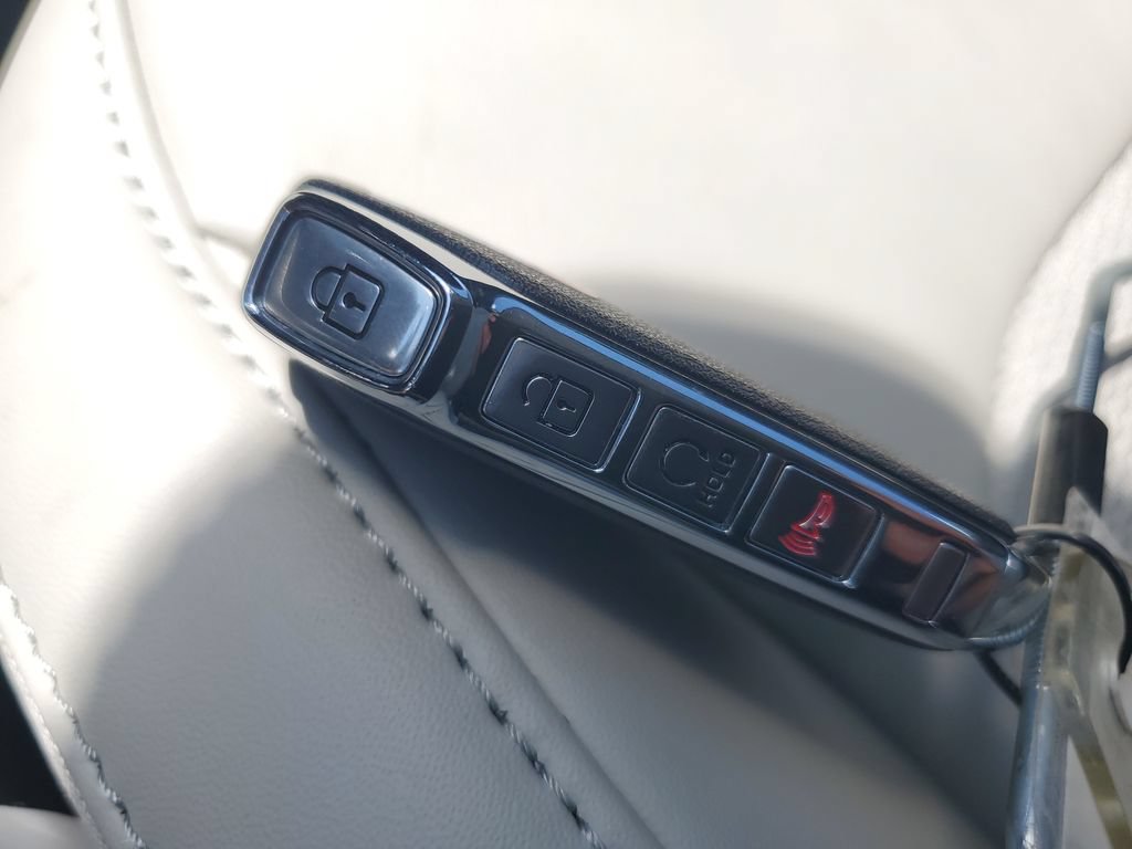 Used 2025 Kia Niro EX FWD image 28