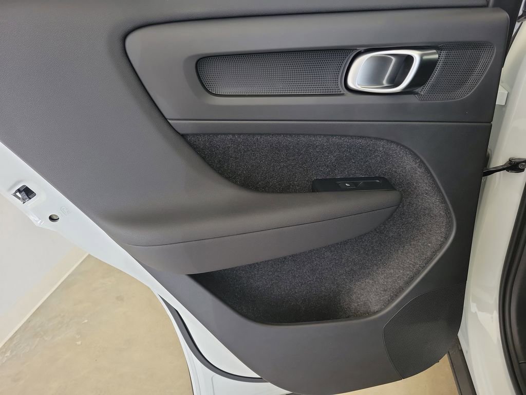 New 2026 Volvo XC40 B4 Core image 15