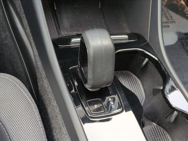 Certified 2023 Volvo C40 Recharge Core image 12