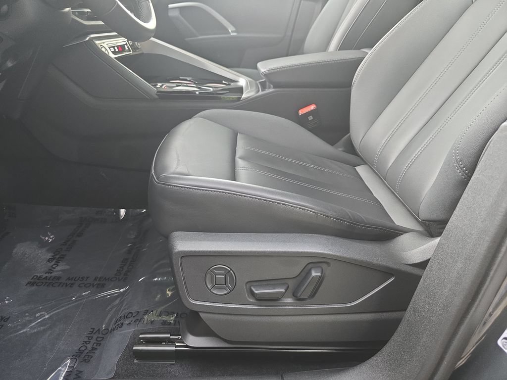 Certified 2025 Audi Q5 Premium w/ Convenience Package AWD/4WD image 18