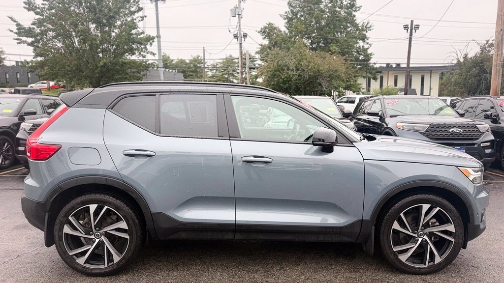 Used 2021 Volvo XC40 T5 R-Design w/ Advanced Package AWD/4WD image 9
