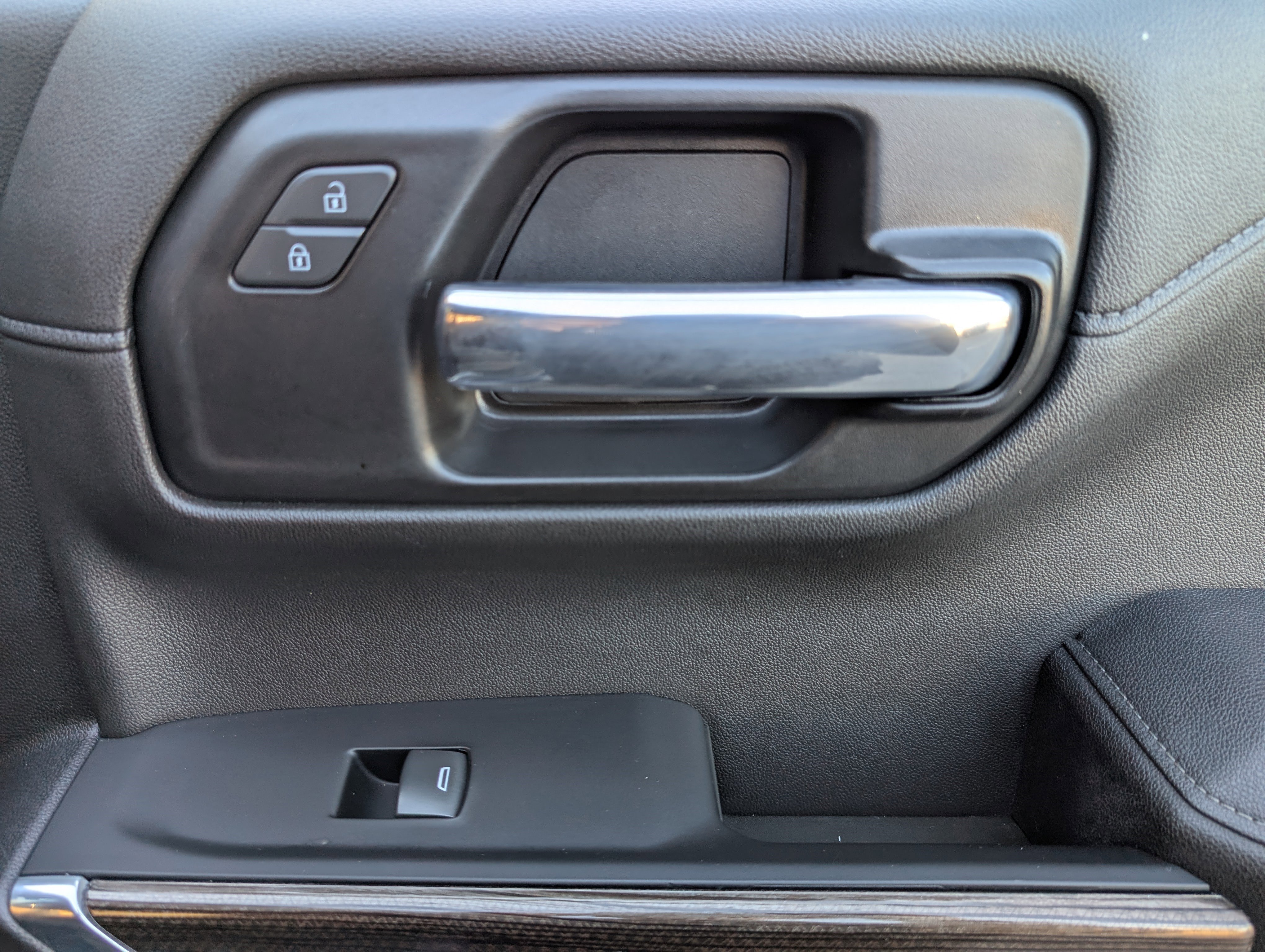 Used 2021 Chevrolet Silverado 1500 LT image 21