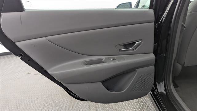 Used 2025 Hyundai Elantra SEL FWD image 16