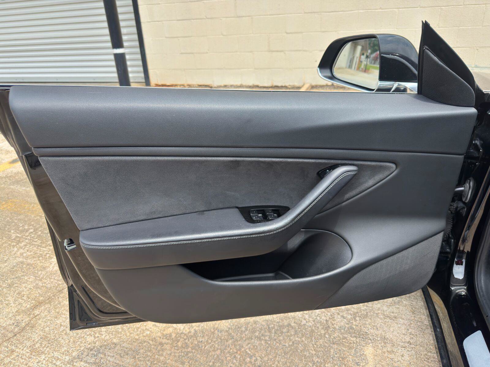 Used 2018 Tesla Model 3 Long Range RWD image 40