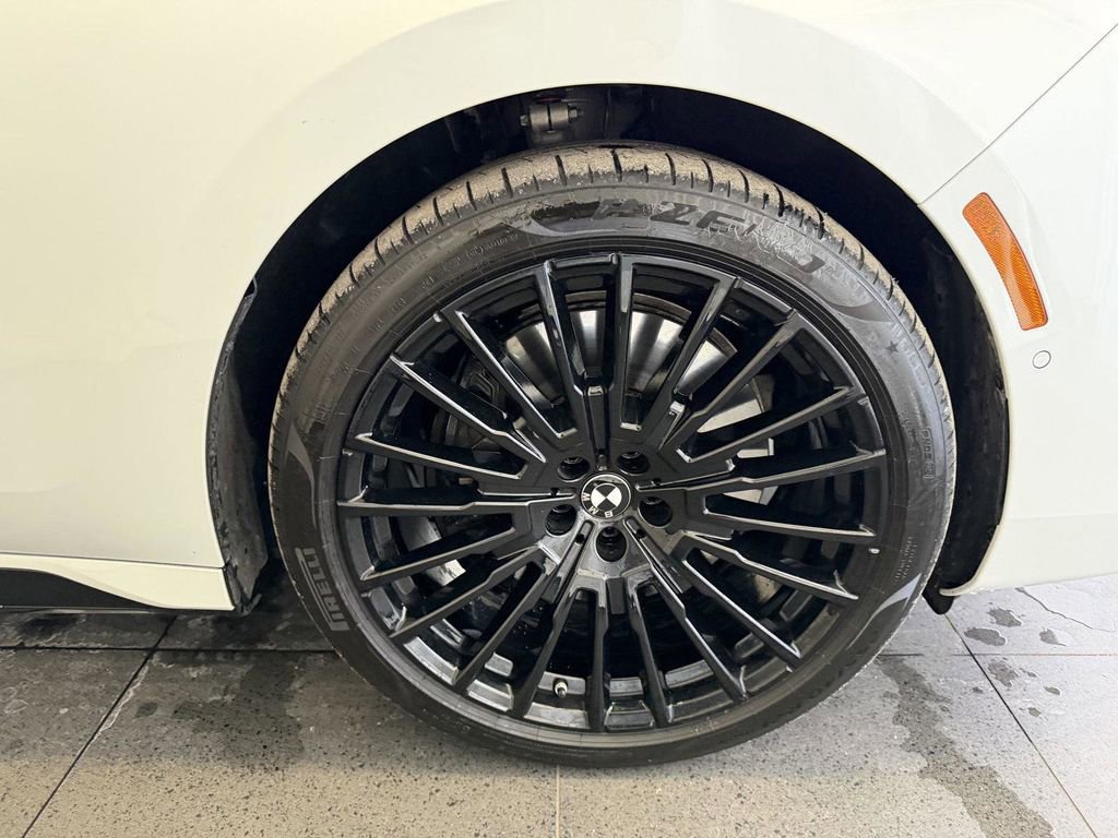 Used 2025 BMW 740i xDrive AWD/4WD image 18