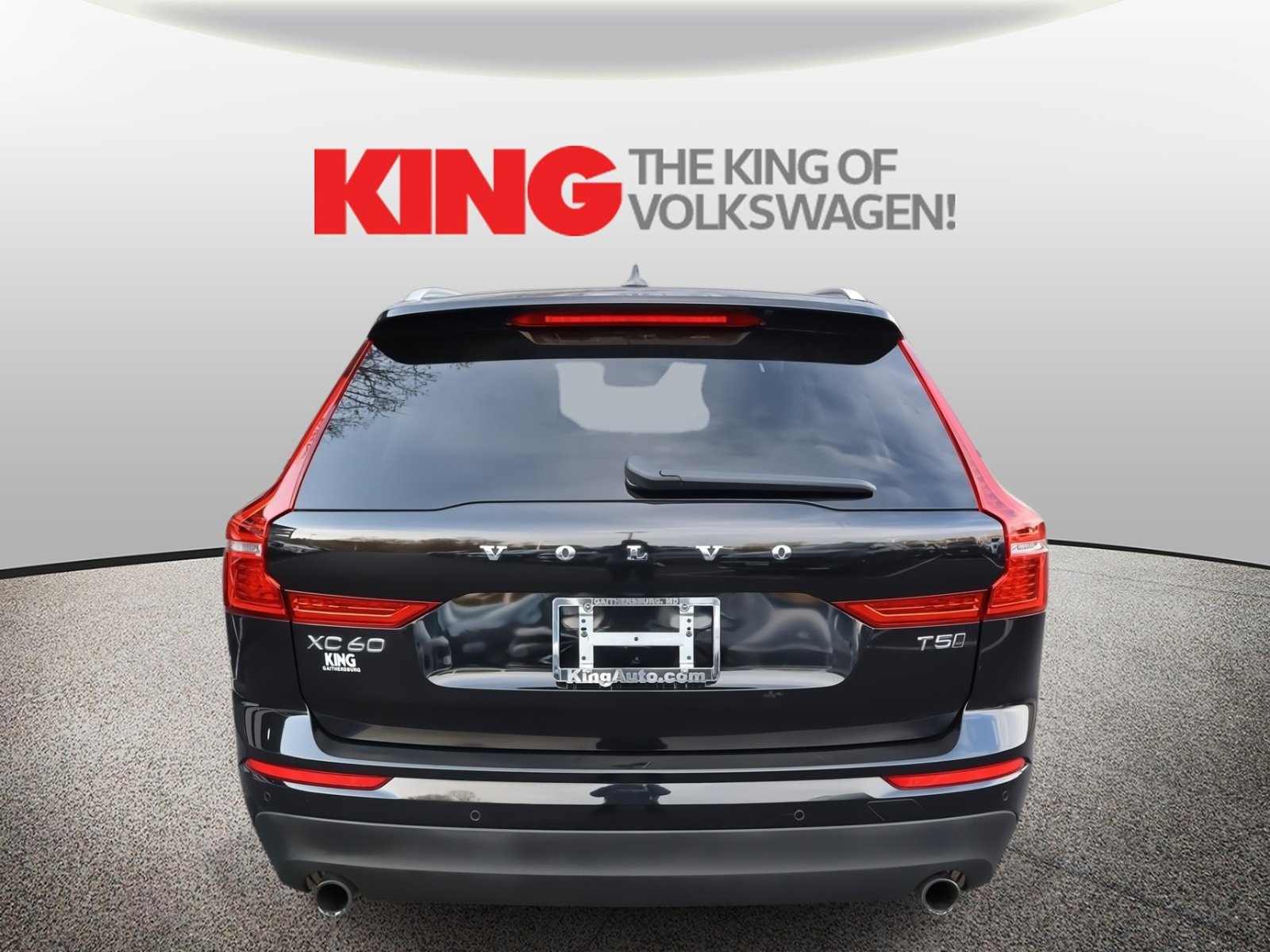 Used 2021 Volvo XC60 T5 Momentum w/ Premium Package image 4