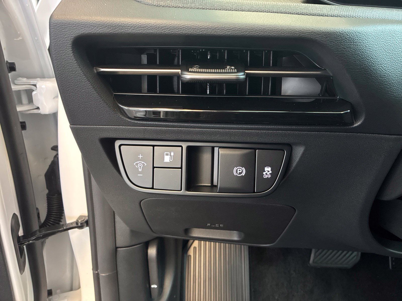 New 2026 Kia EV6 Light AWD/4WD image 14