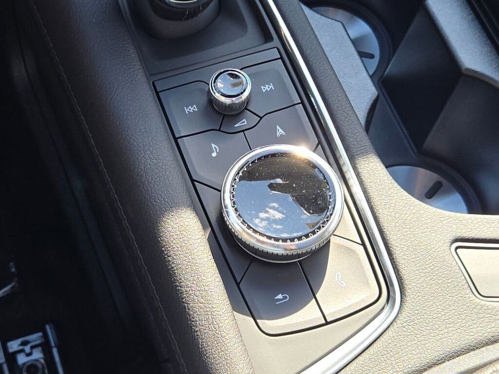 New 2025 Cadillac XT5 Premium Luxury image 32