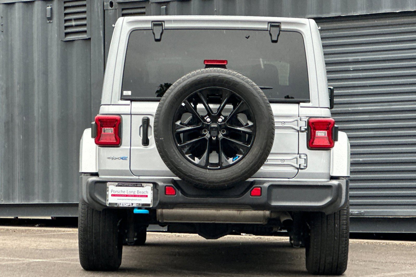 Used 2023 Jeep Wrangler Sahara image 7