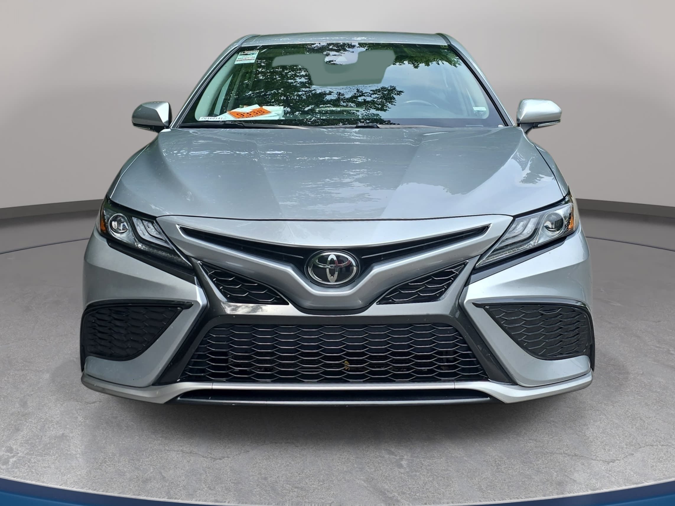 Used 2023 Toyota Camry XSE FWD image 2
