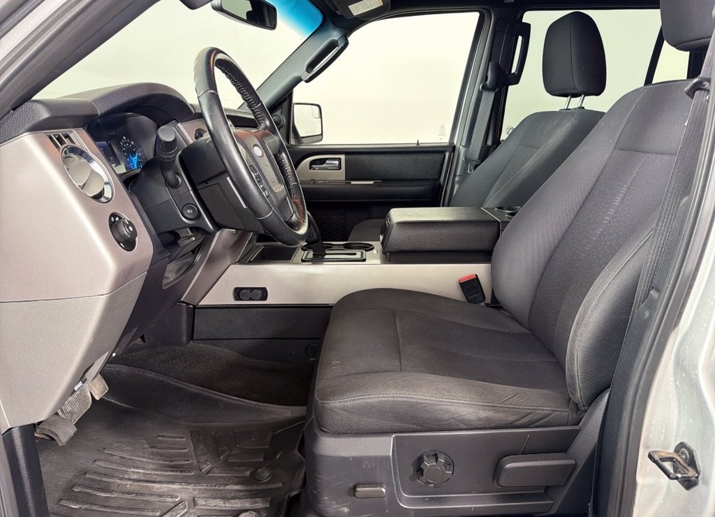 Used 2017 Ford Expedition XLT AWD/4WD image 19