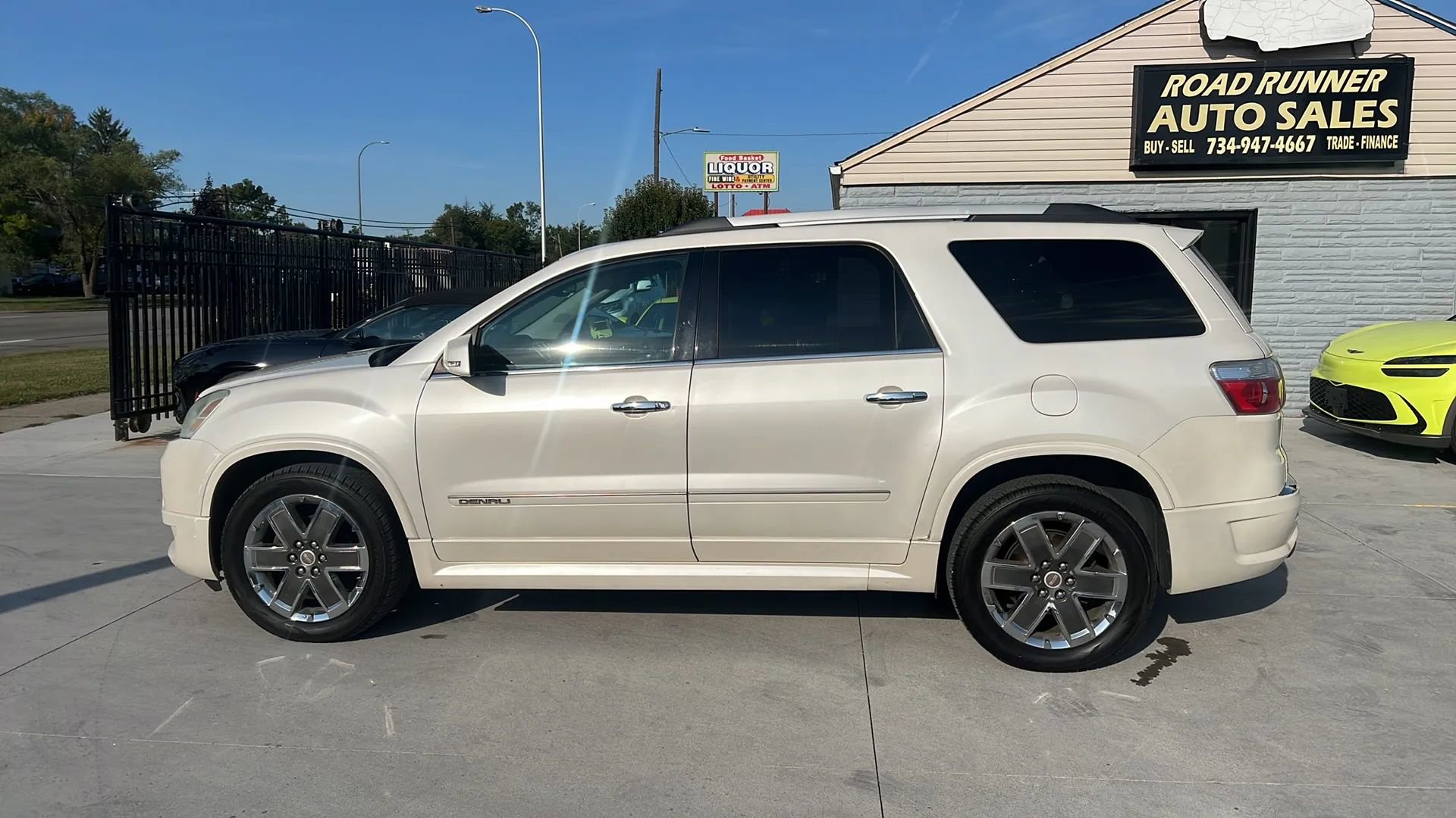Used 2011 GMC Acadia Denali image 8