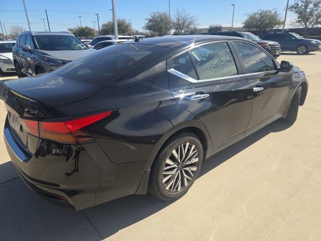 Used 2023 Nissan Altima 2.5 SV image 3