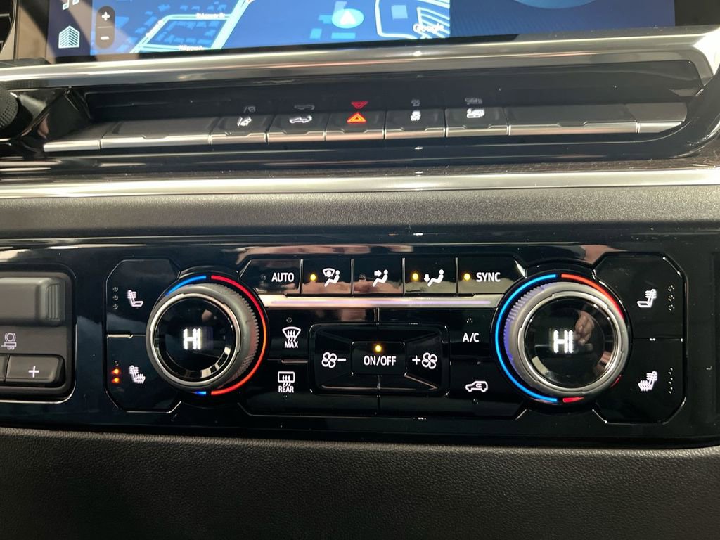 Used 2025 Chevrolet Silverado 2500 LT w/ Convenience Package image 17