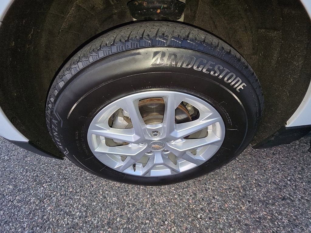 Used 2023 Chevrolet Equinox LT AWD/4WD image 34