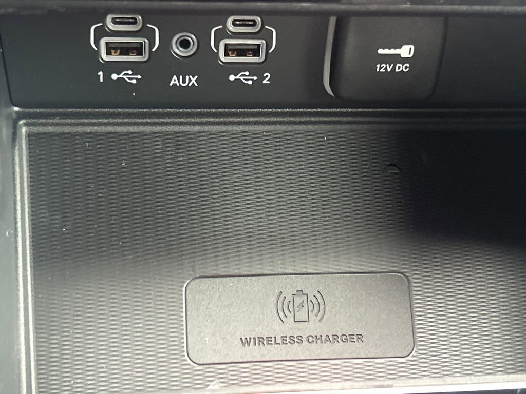 New 2025 Jeep Grand Cherokee Altitude image 10