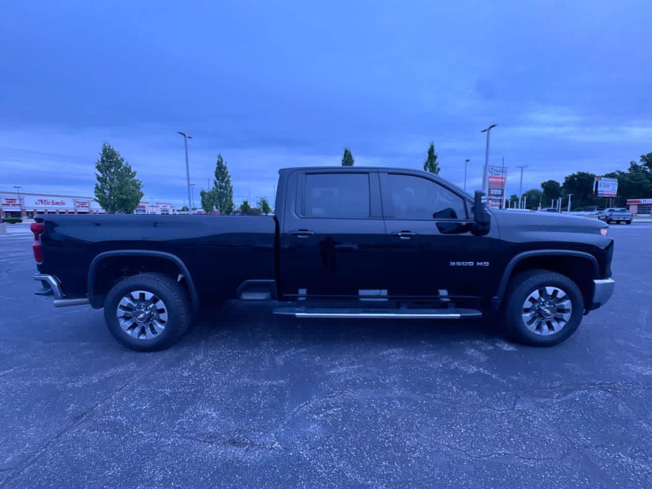 Used 2025 Chevrolet Silverado 3500 LT w/ All Star Edition RWD image 9