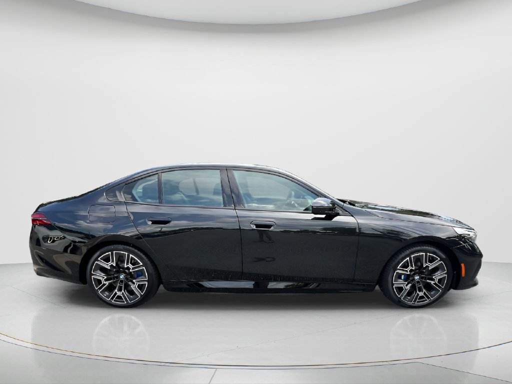 New 2027 BMW 550e xDrive AWD/4WD image 4