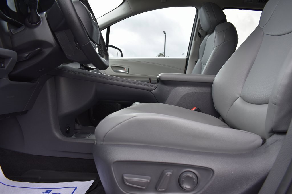 Used 2021 Toyota Sienna XLE image 8