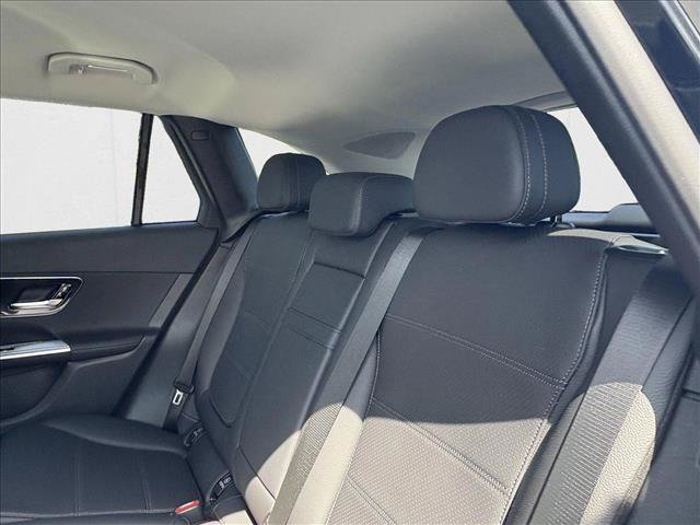 New 2025 Mercedes-Benz GLC 350e 4MATIC image 18