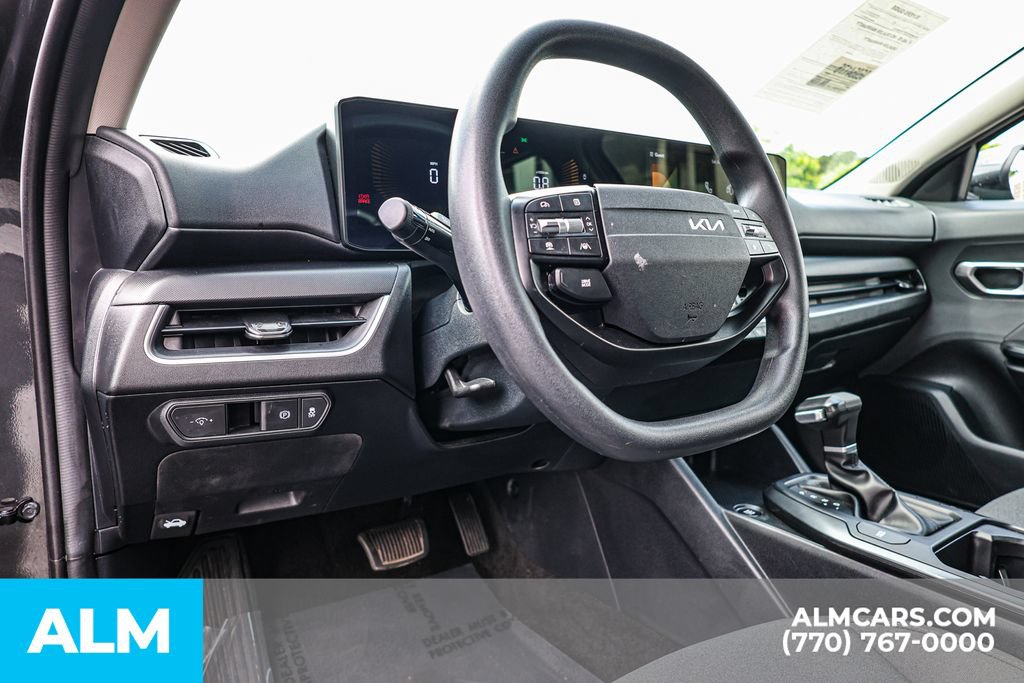 Used 2025 Kia K4 FWD image 25