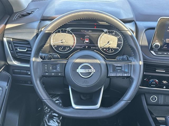 Used 2023 Nissan Rogue SV w/ SV Premium B Package image 18