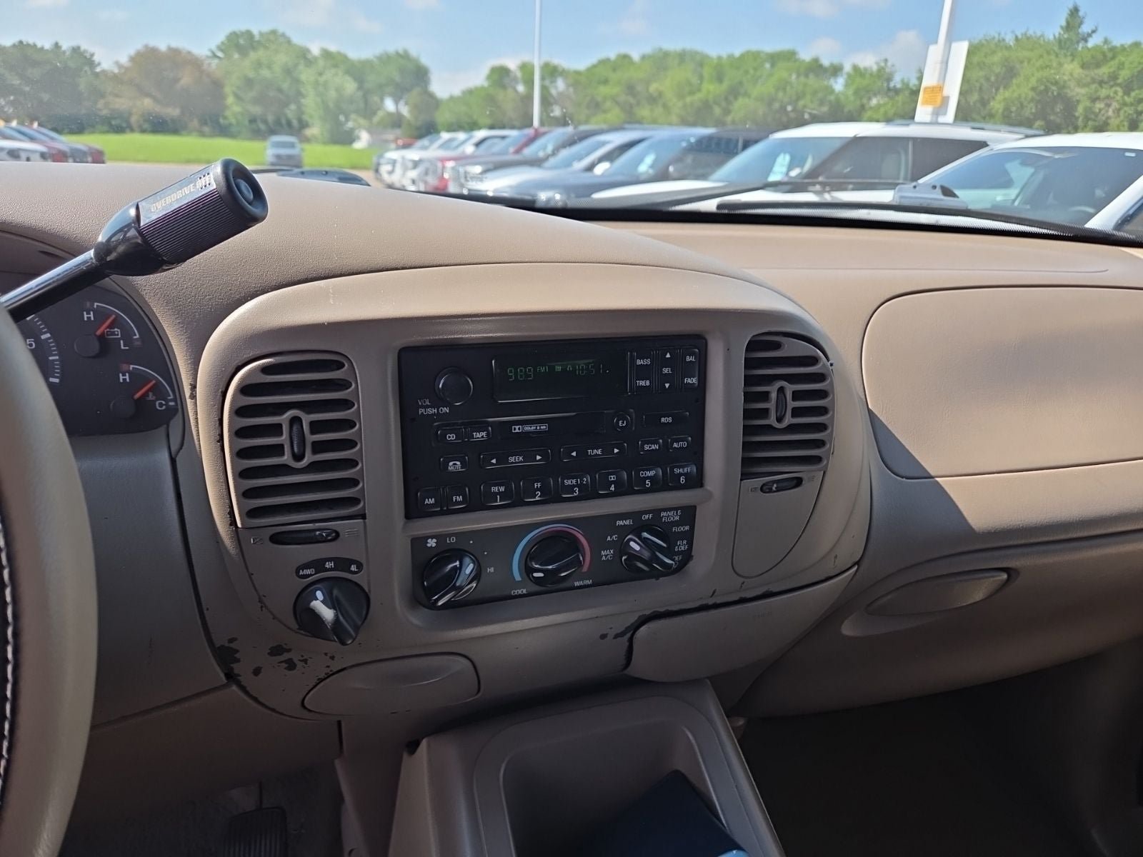 Used 2000 Ford Expedition XLT AWD/4WD image 11