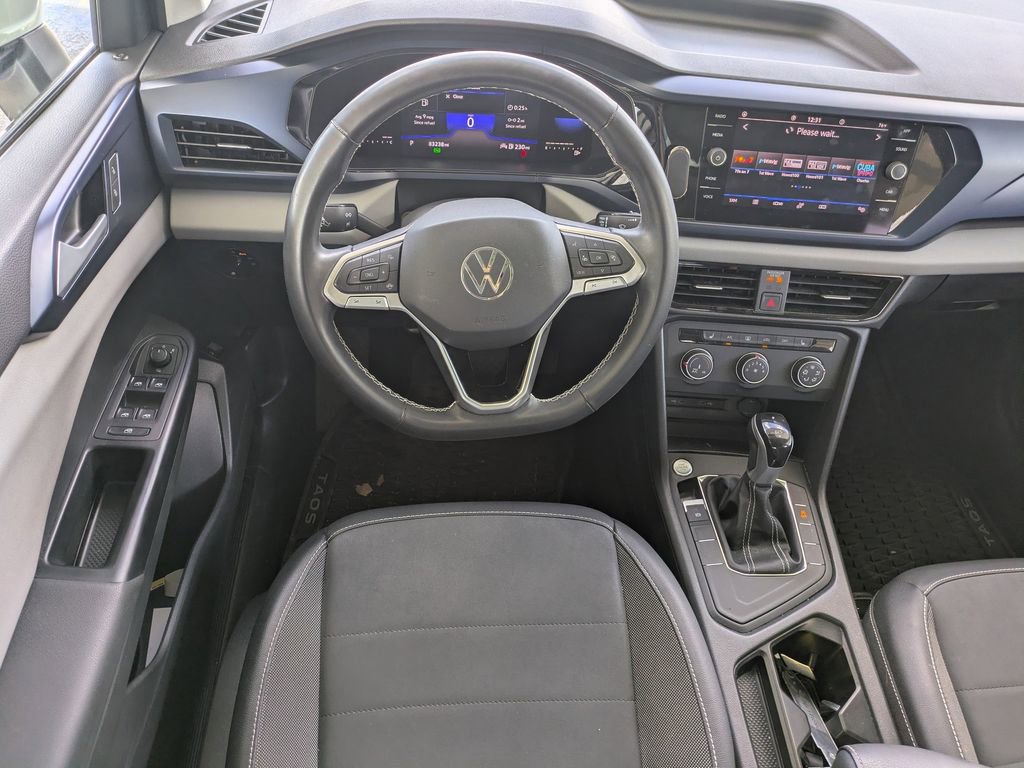 Used 2022 Volkswagen Taos SE image 15