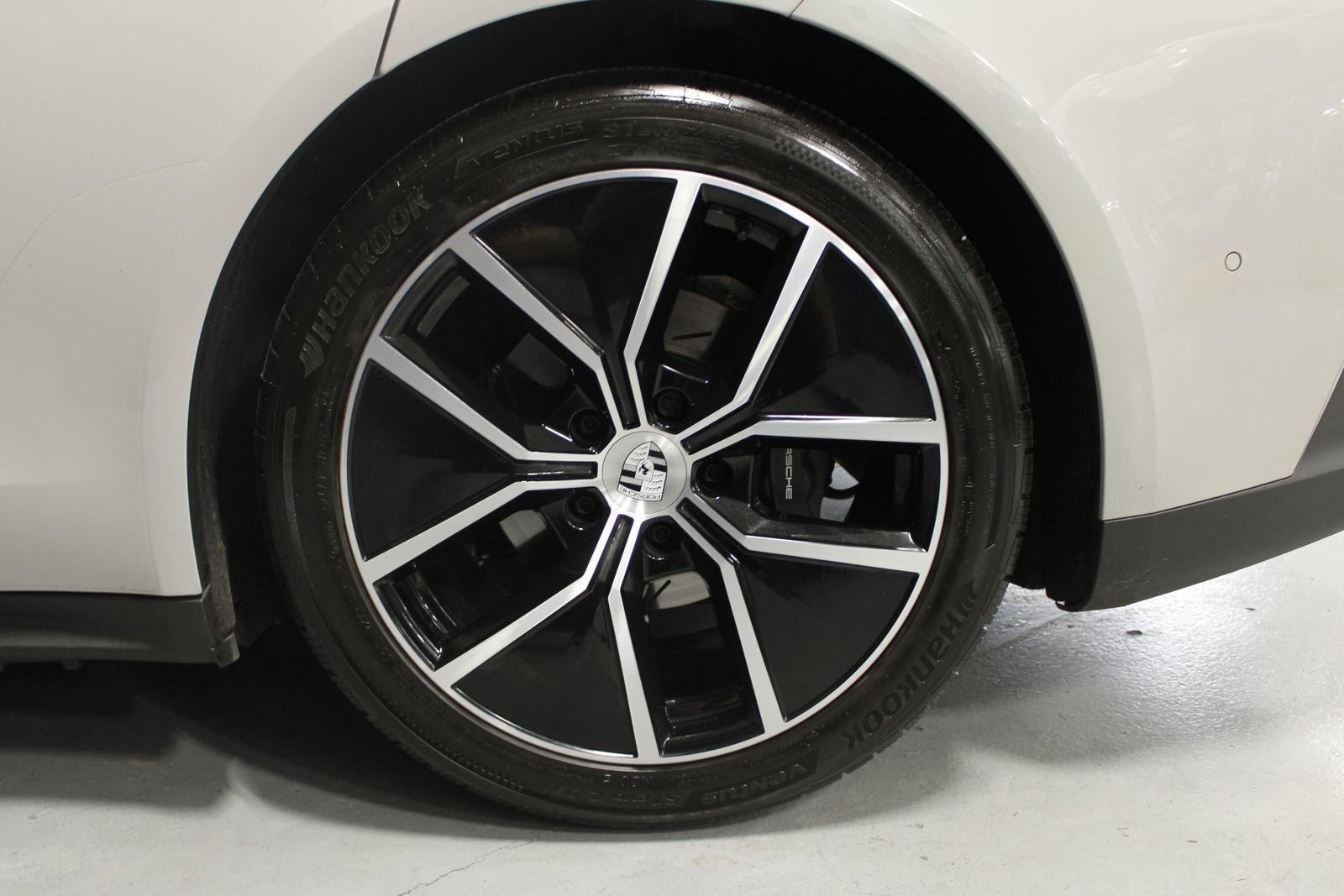 Used 2025 Porsche Panamera 4 image 20