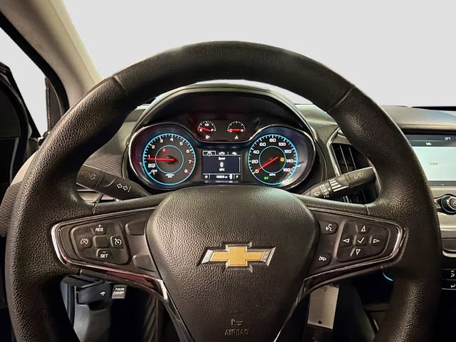 Used 2017 Chevrolet Cruze LT image 11