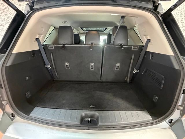 Used 2022 Nissan Pathfinder SL w/ SL Premium Package image 13