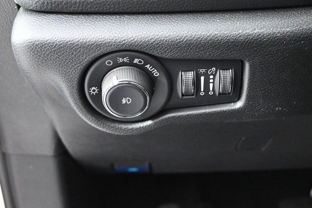 New 2026 Chrysler Pacifica Select image 25