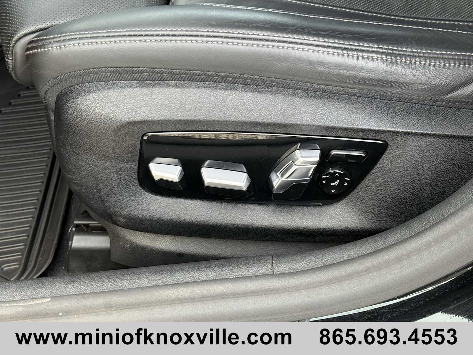 Used 2023 BMW M550i xDrive M550i xDrive w/ Executive Package image 11