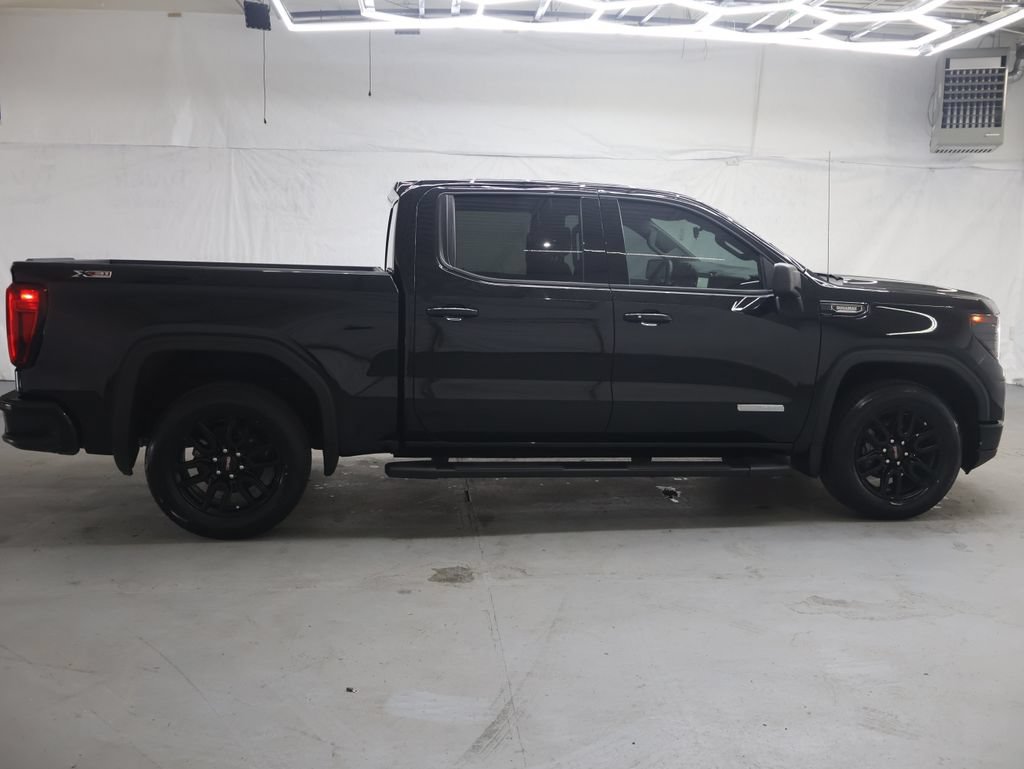Used 2024 GMC Sierra 1500 Elevation w/ LPO, Elevation Black Package AWD/4WD image 8