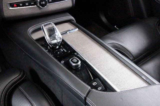 Certified 2023 Volvo XC90 B6 Ultimate w/ Protection Package Premier image 9