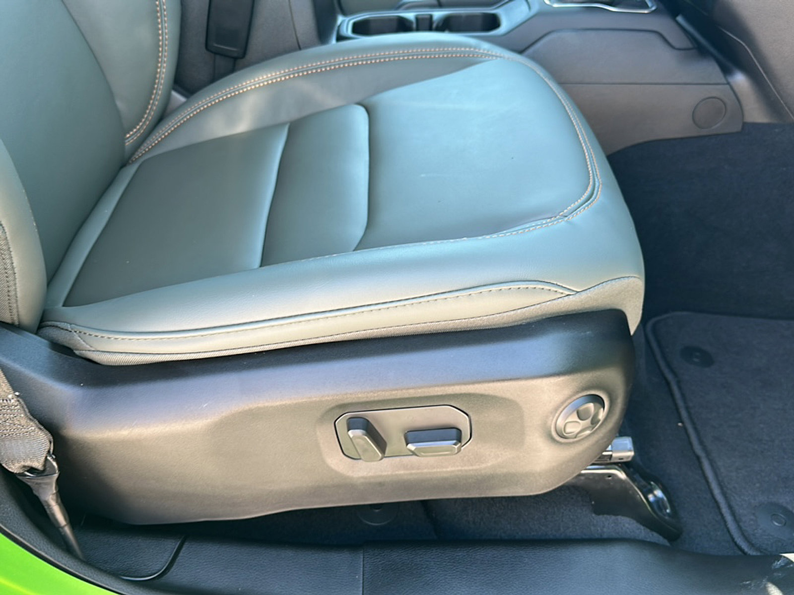 Used 2025 Jeep Gladiator Mojave image 25