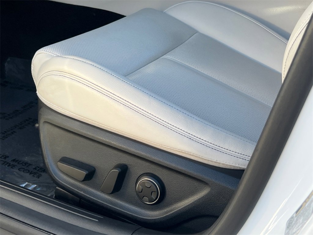 Used 2024 Genesis G70 2.5T image 20