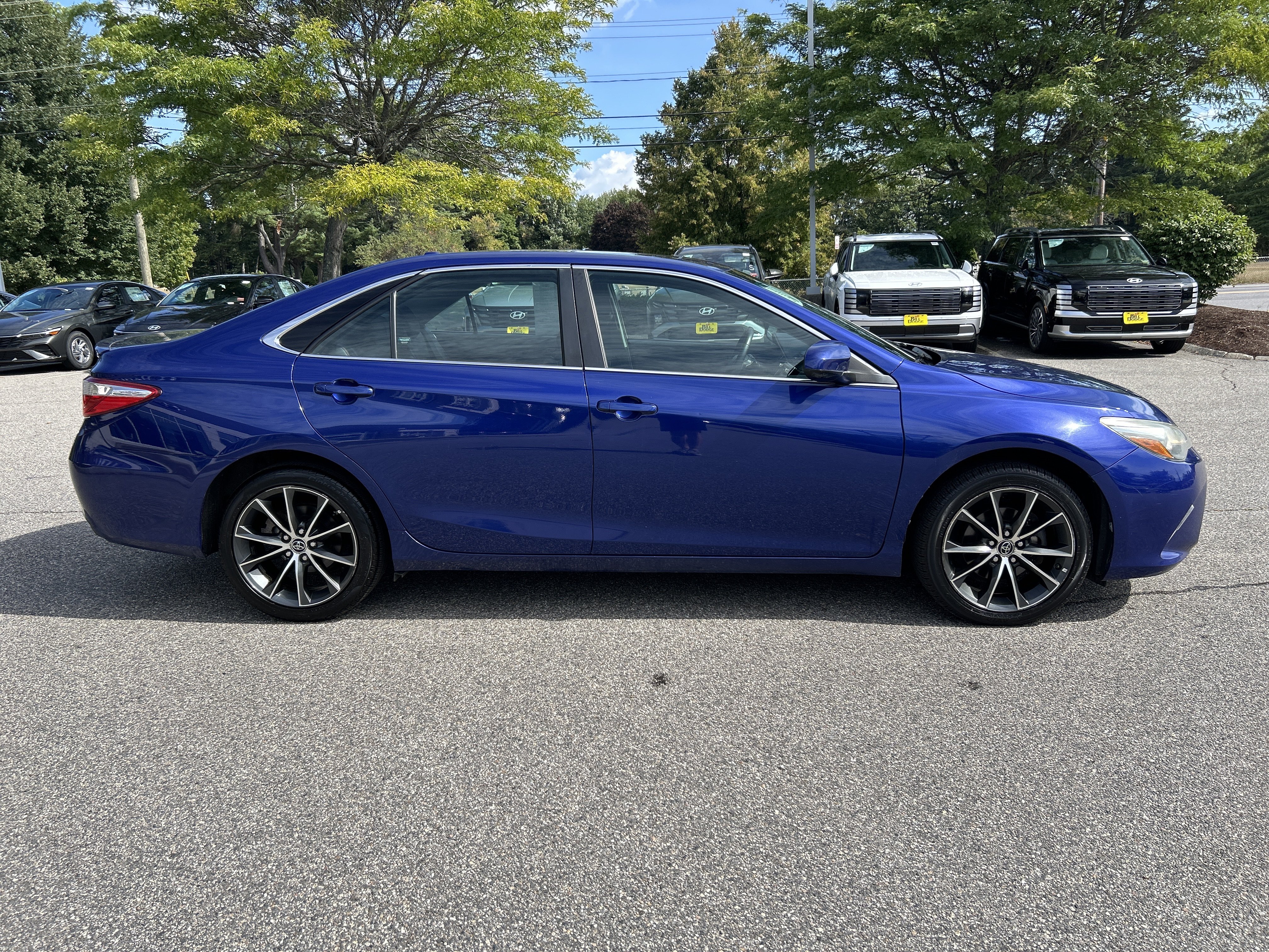 Used 2016 Toyota Camry XSE w/ Moonroof Package FWD image 4