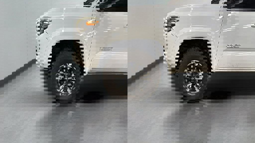 Used 2017 Toyota Tacoma TRD Sport w/ Tow Package image 53